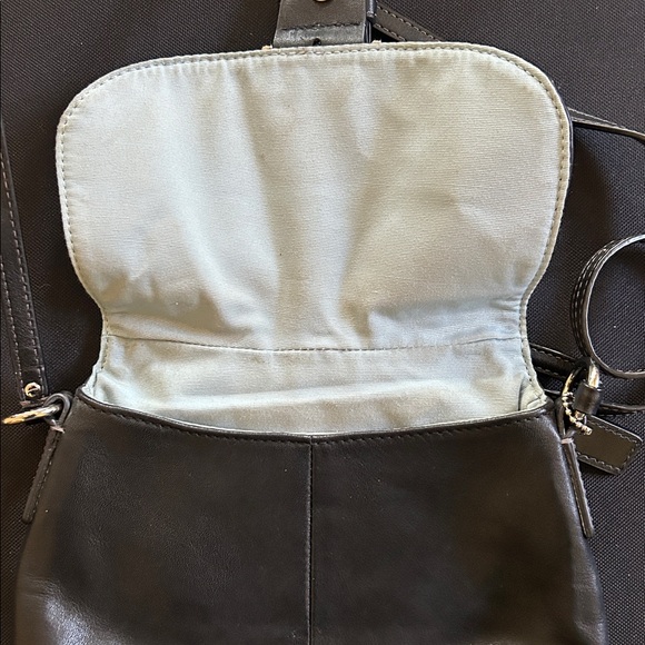 Coach black crossbody purse great condition - Picture 4 of 6